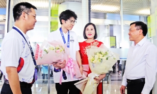 Em Nguyễn Công Vinh giành Huy chương Bạc Olympic Vật lí quốc tế